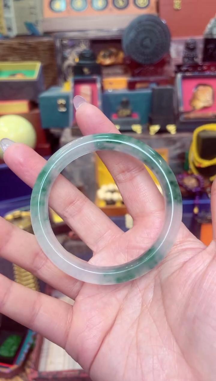 【闪购商品】翡翠手镯未镶嵌               