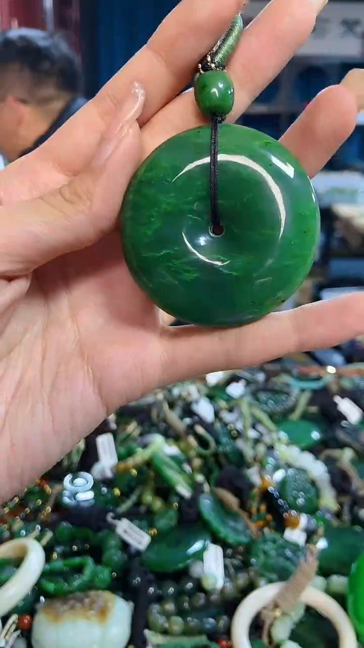 未镶嵌和田玉挂件1