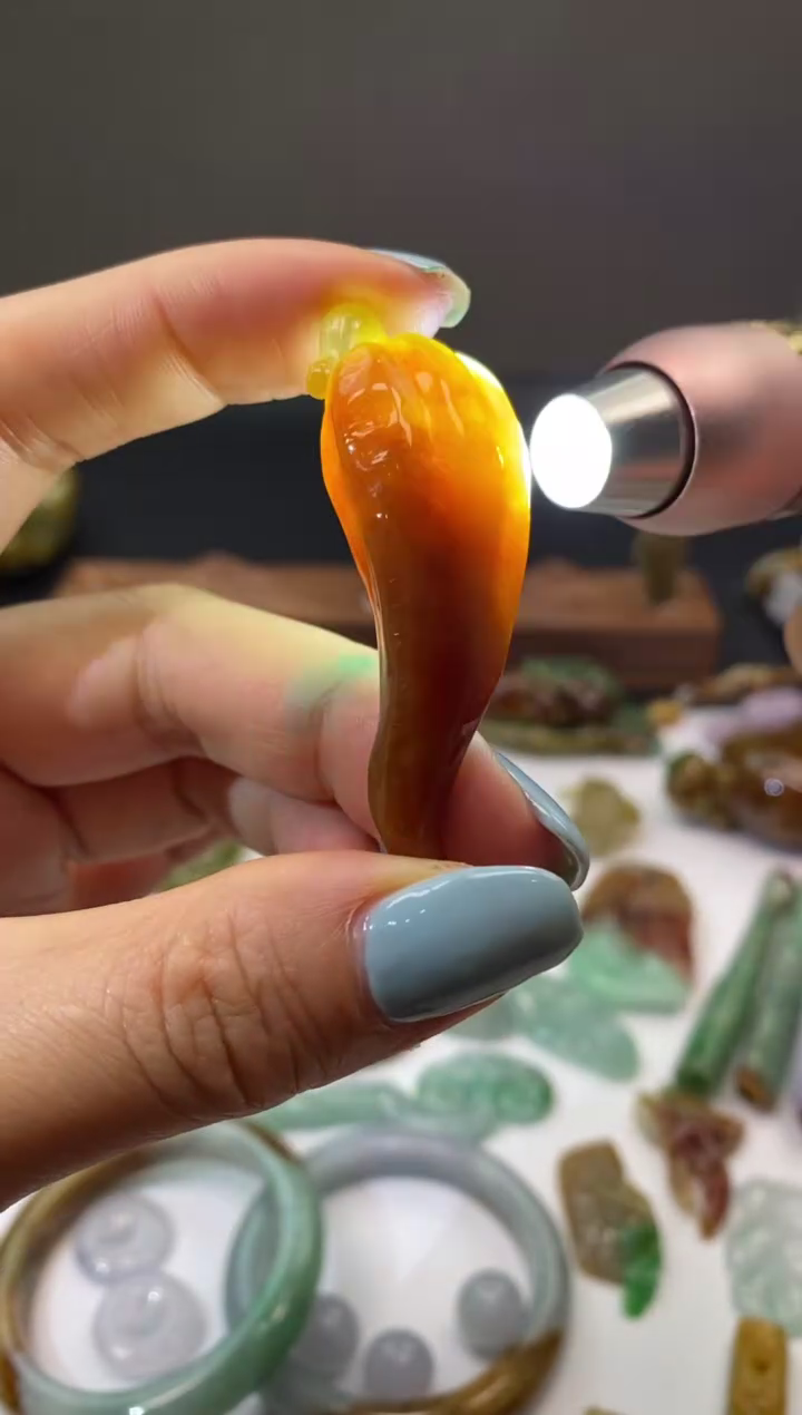 翡翠未镶嵌颈饰翡翠红翡辣椒挂件