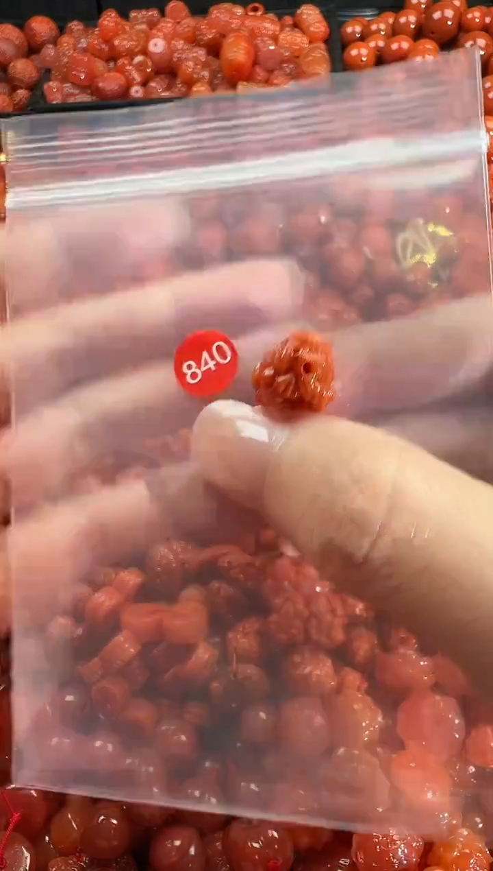 颈饰未镶嵌南红玛瑙1