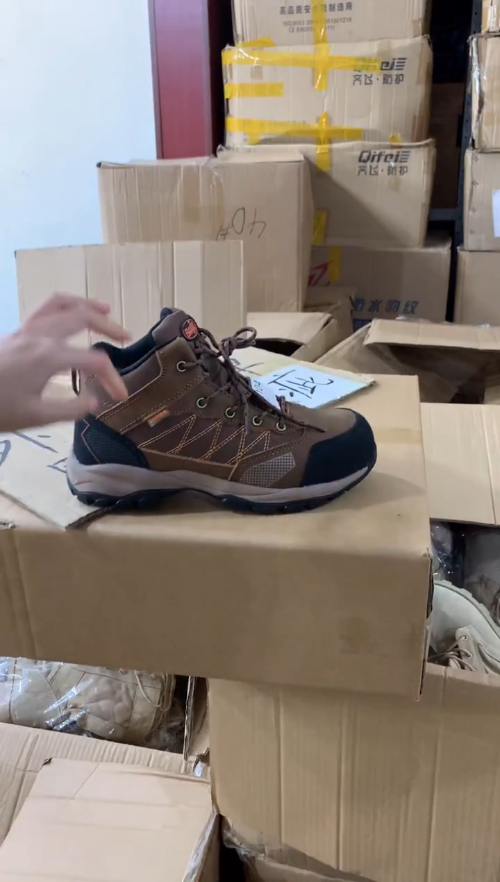 牛皮41码，104号，运动鞋码，默认微瑕 ，加毛，防砸