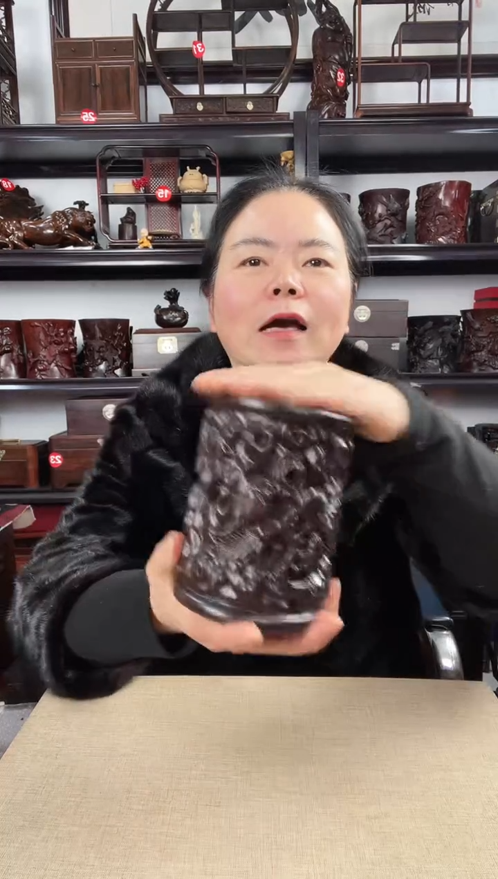 木寿桃笔筒老李红木工艺品