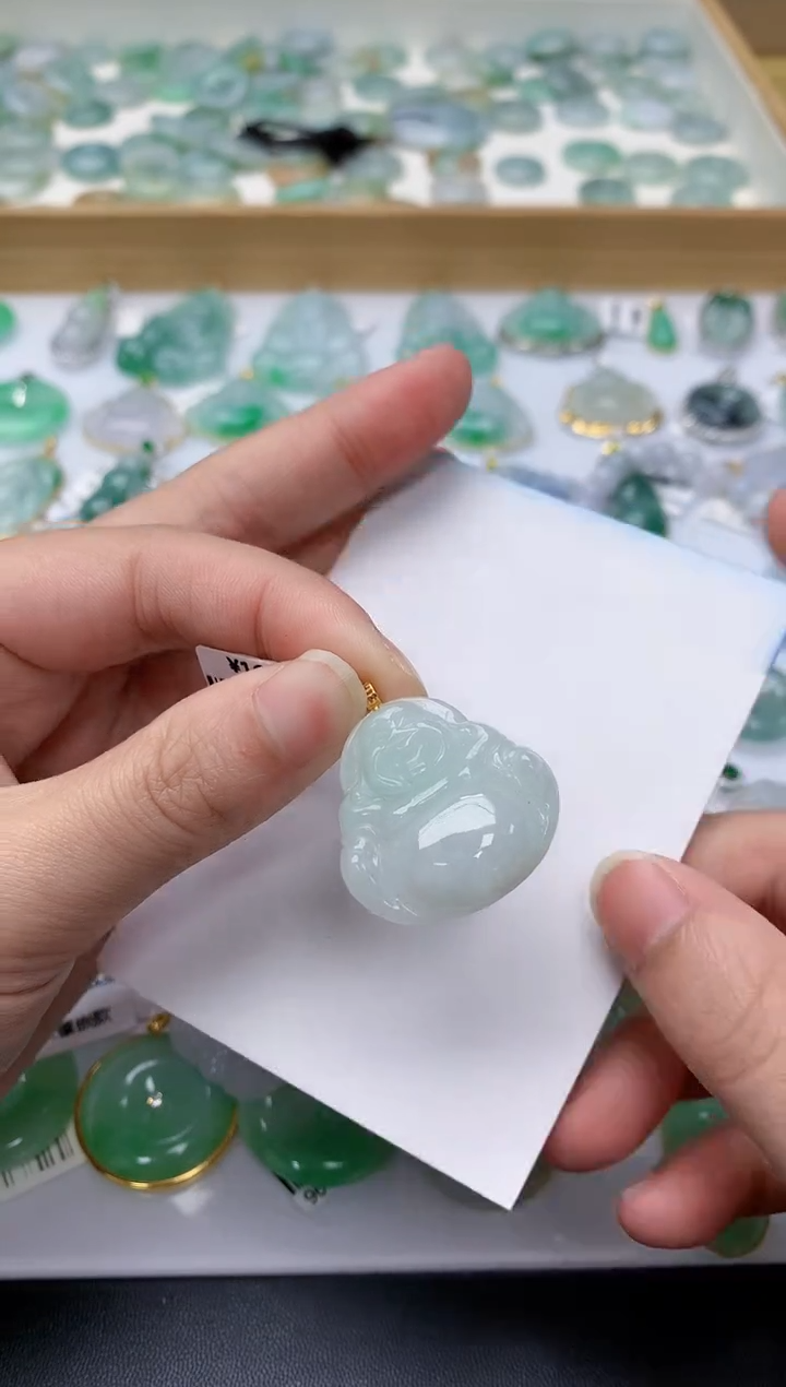 颈饰18K金镶嵌翡翠天然A货