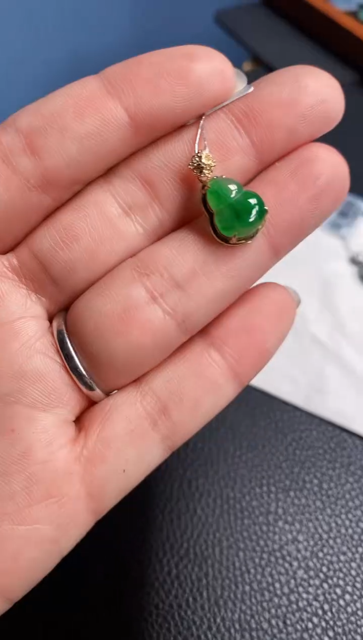 【闪购商品】翡翠颈饰18K金镶嵌吊坠