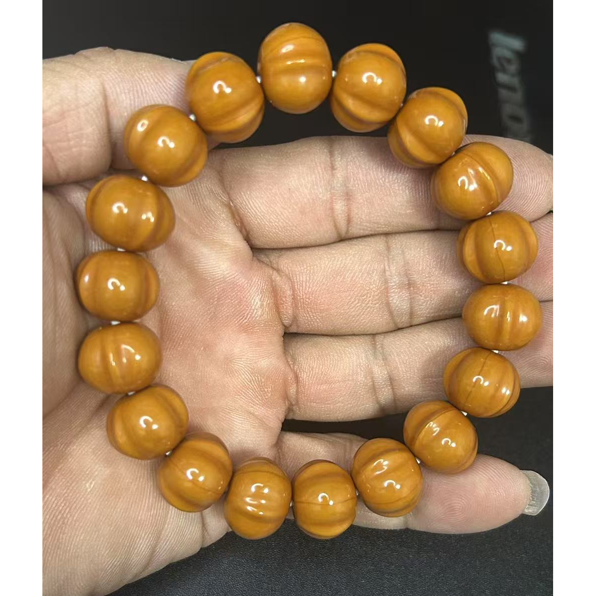 猴头核头鲨鱼背1.6手串