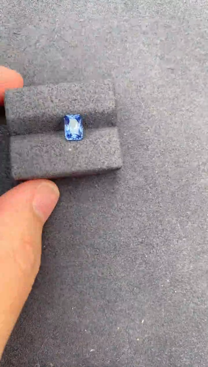 【闪购商品】蓝宝石裸石未镶嵌1.1ct矢车菊