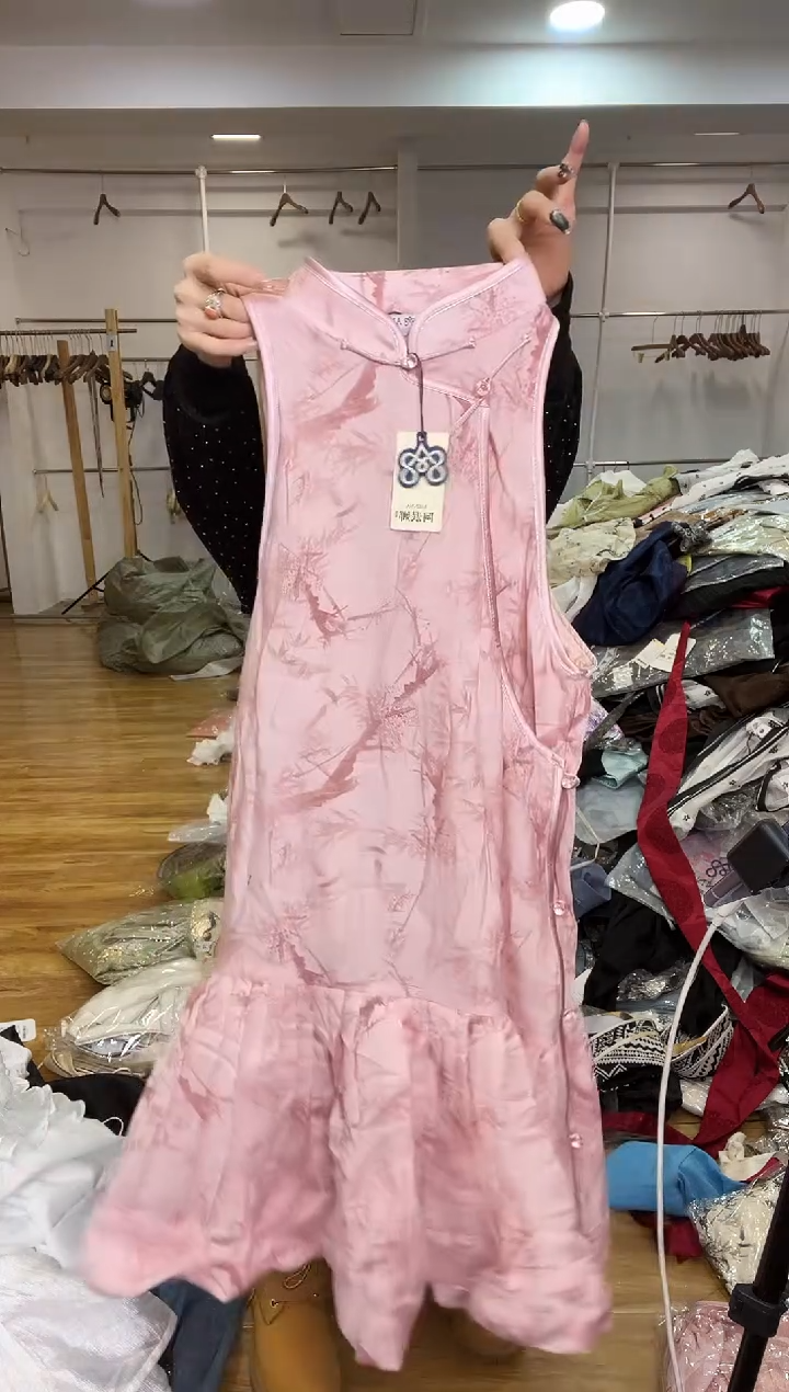 连衣裙       L码        110-120斤