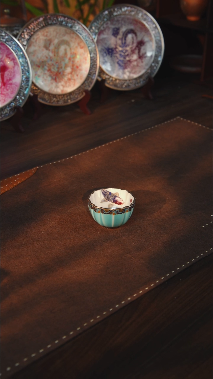 瓷鎏银内绘锦鲤杯