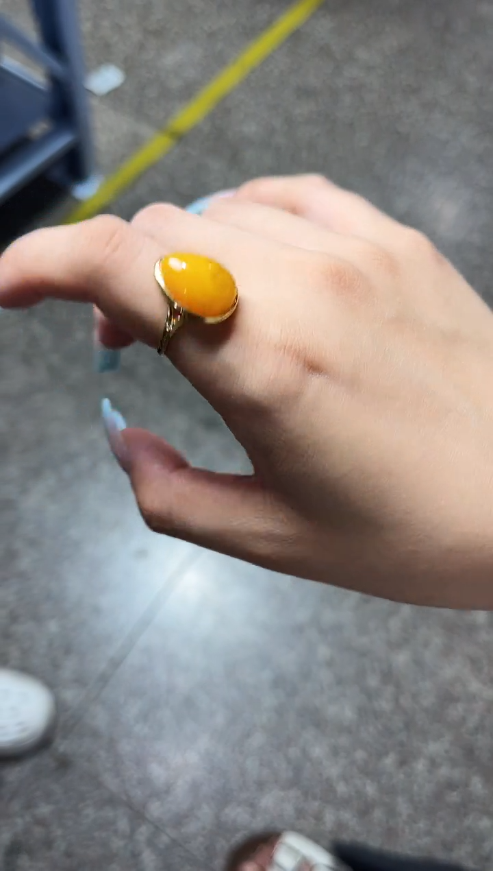 琥珀未镶嵌戒指蜜蜡戒指多样性发一