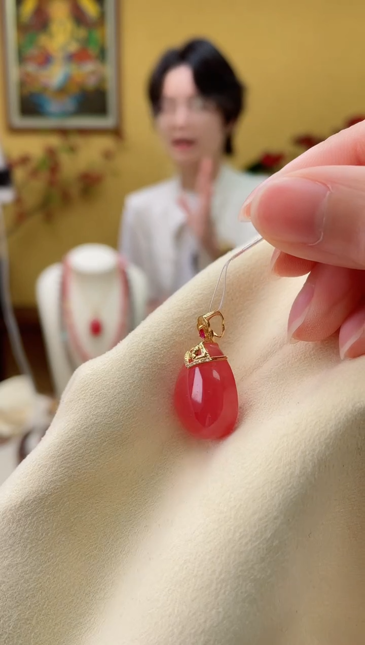 【闪购商品】菱锰矿（红纹石）颈饰18K金镶嵌1@@ZY40520020