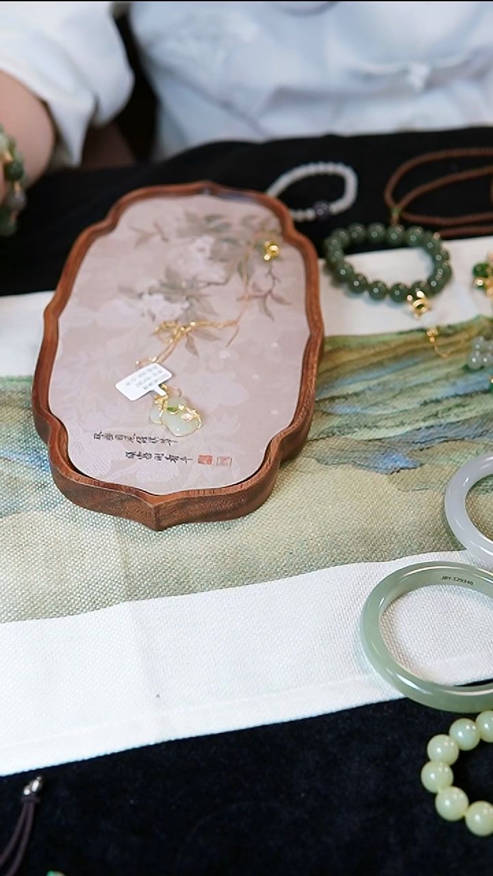 吊坠(不含链)银S925镀金镶嵌和田玉YDY