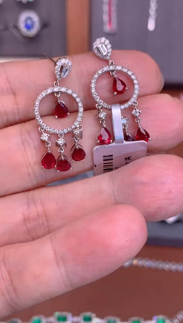 【闪购商品】红宝石耳坠18K金镶嵌2.6CT