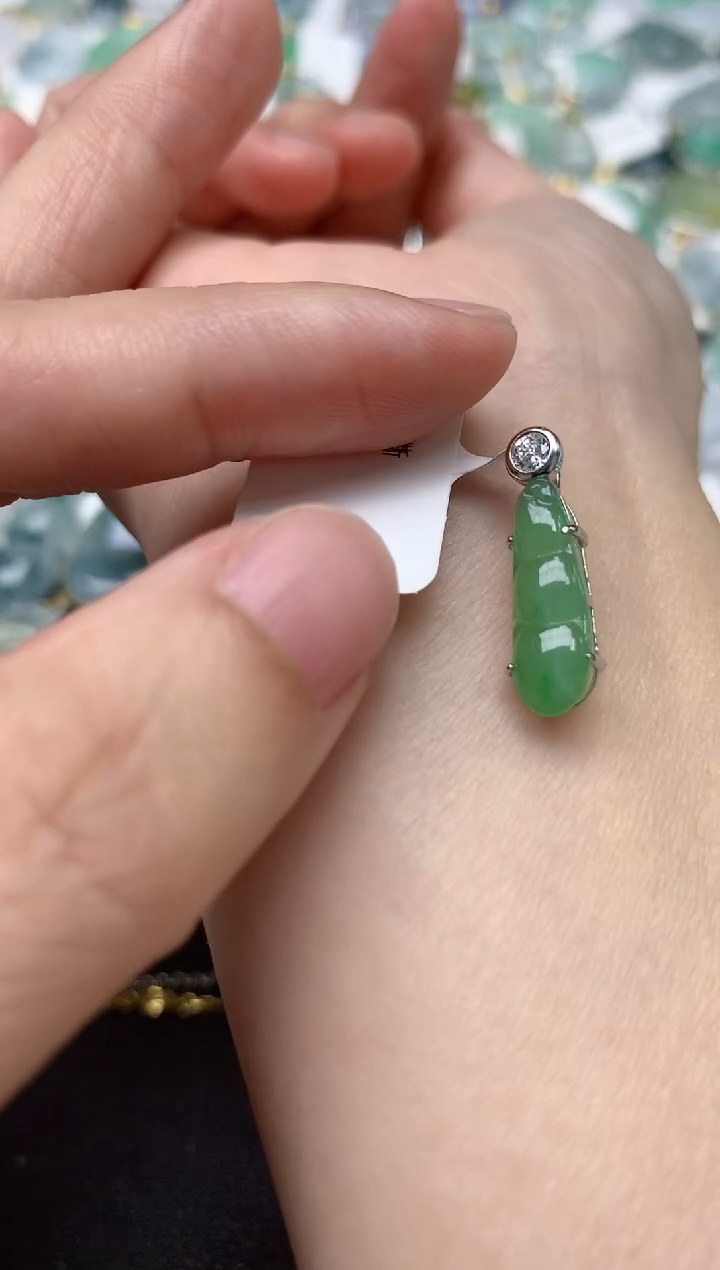 颈饰未镶嵌翡翠天然缅甸A货翡翠