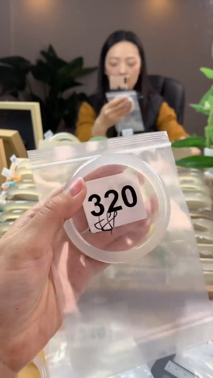 【闪购商品】玛瑙/玉髓手镯未镶嵌320