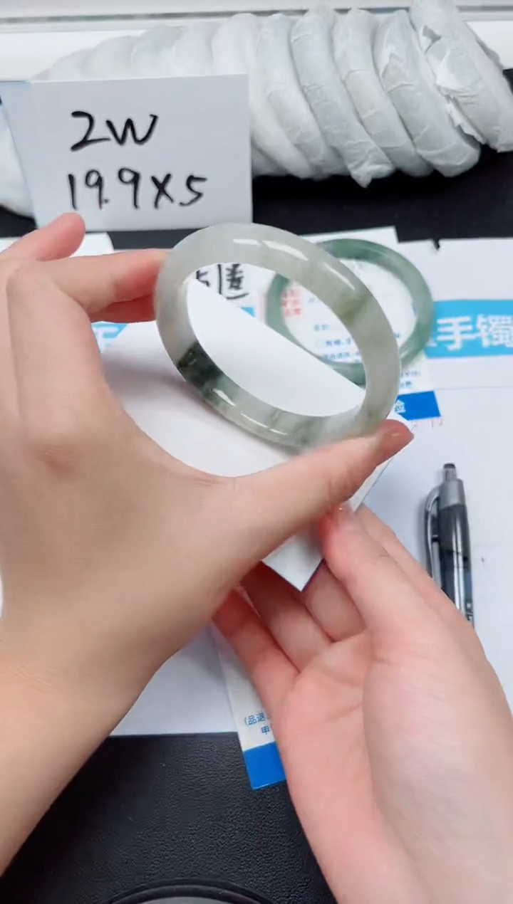 【闪购商品】石英质玉手镯未镶嵌G164-60.4