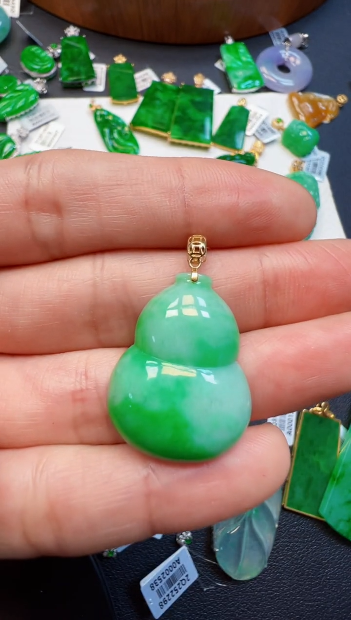 【闪购商品】翡翠吊坠(不含链)18K金镶嵌1980