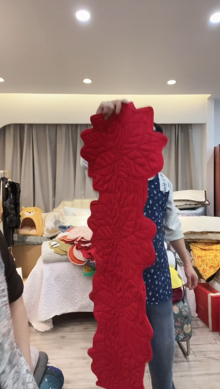 棉棉D01   红枫叶发1个