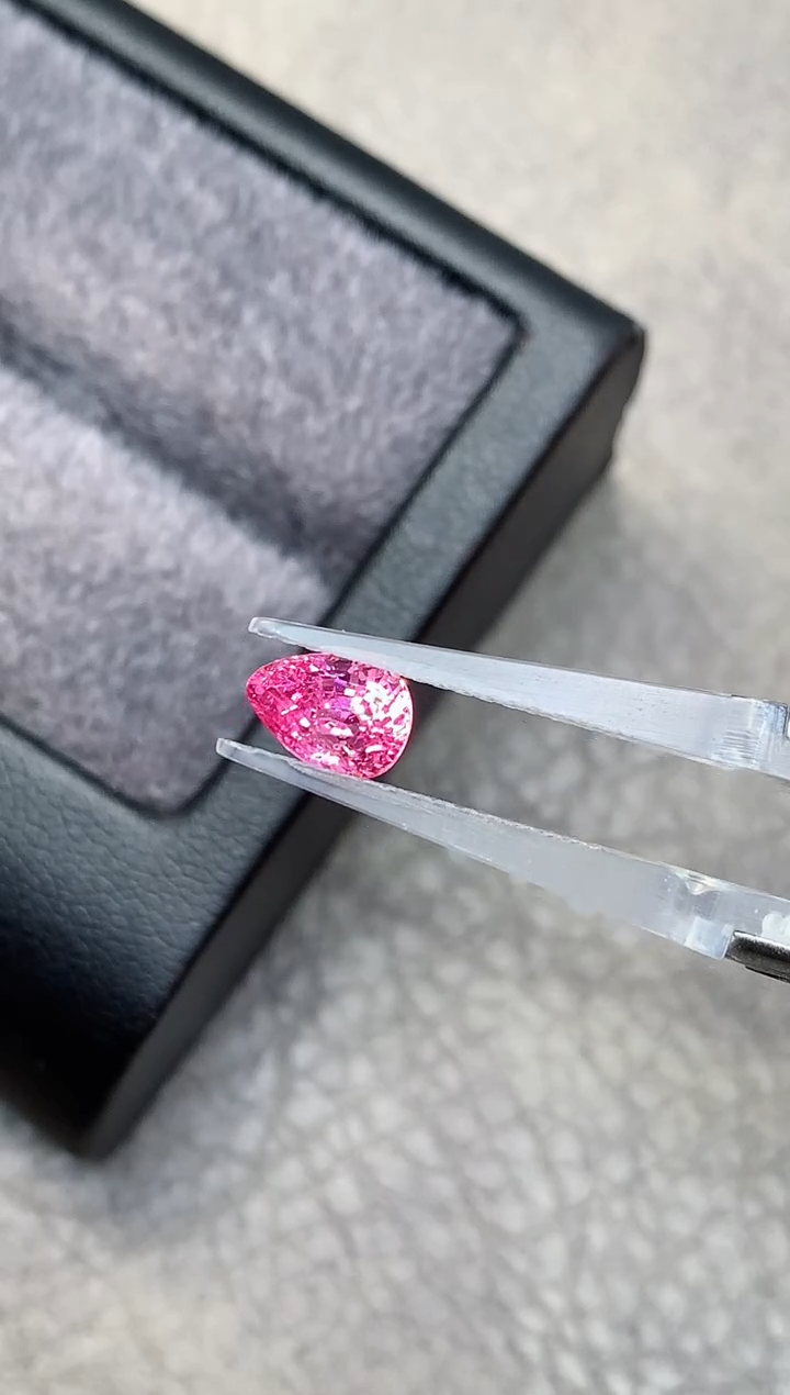 【闪购商品】尖晶石裸石未镶嵌1.34ct 热粉 越南VB ML