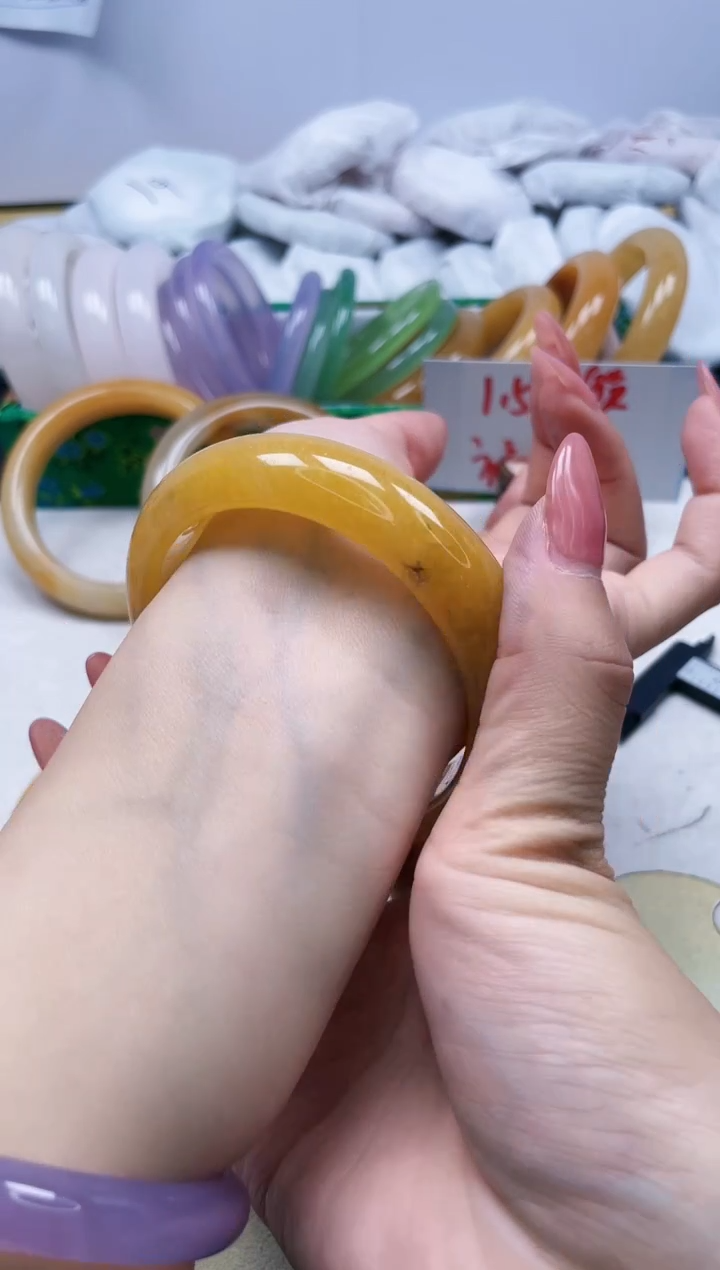 【闪购商品】石英质玉手镯未镶嵌205/61.1