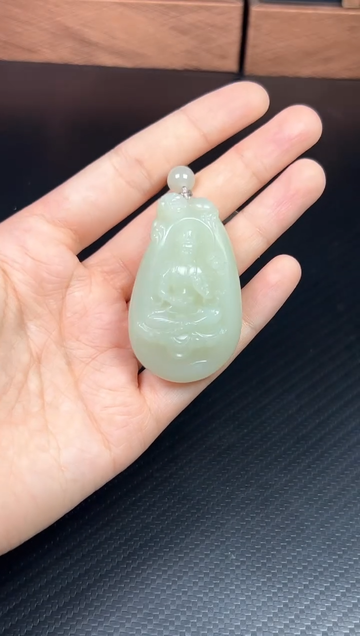 和田玉未镶嵌吊坠(赠链)且末微色差迪克兰吊坠一细