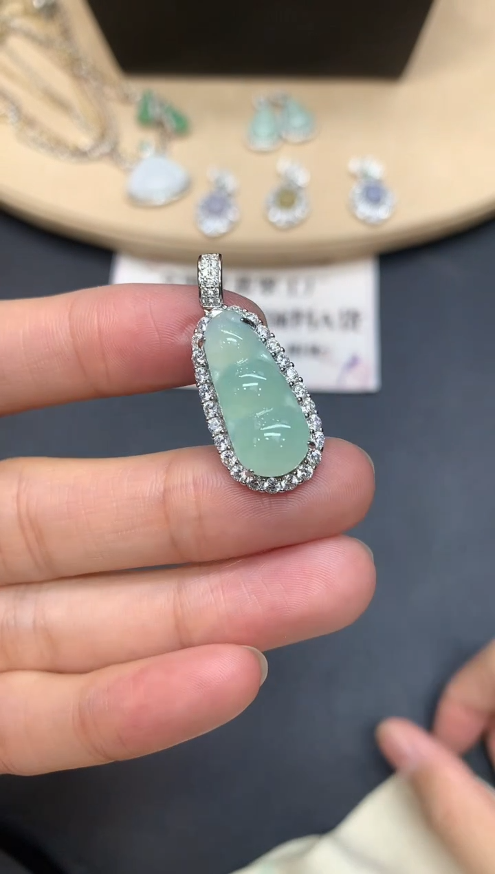 【闪购商品】翡翠吊坠(不含链)银S925镶嵌福豆【多样性发其一】