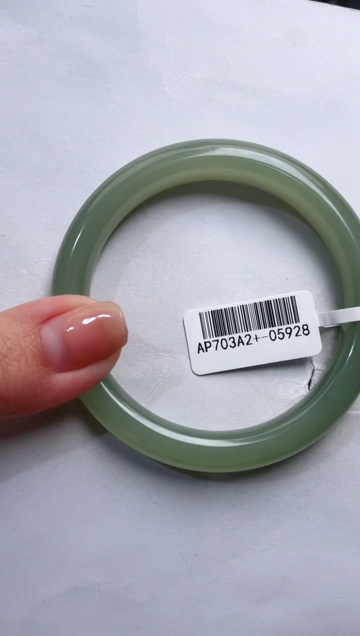 【闪购商品】和田玉手镯未镶嵌58+圈口