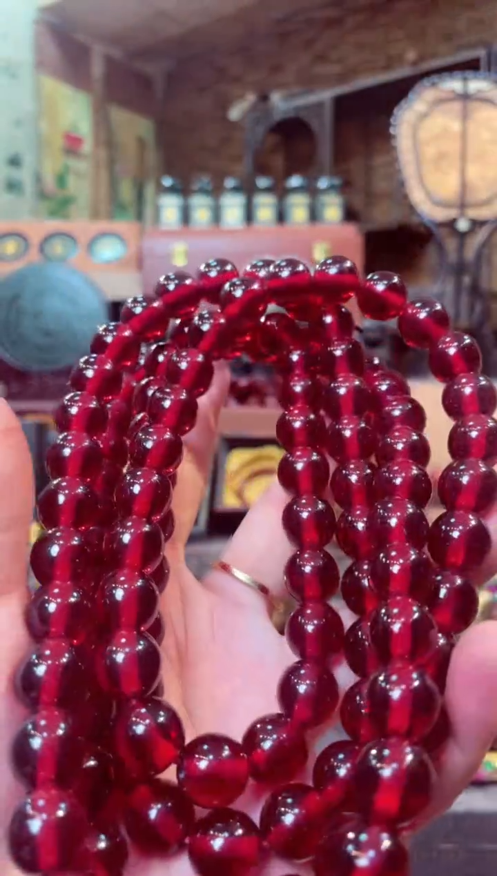 【闪购商品】血珀颈饰未镶嵌              