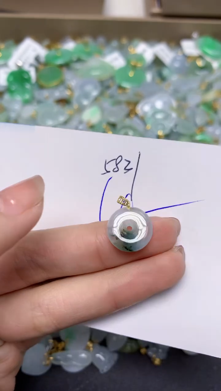 【闪购商品】翡翠颈饰18K金镶嵌天然翡翠A货