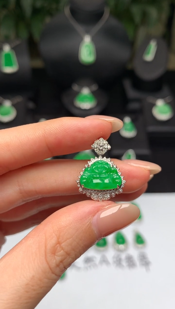 颈饰18K金镶嵌翡翠佛公