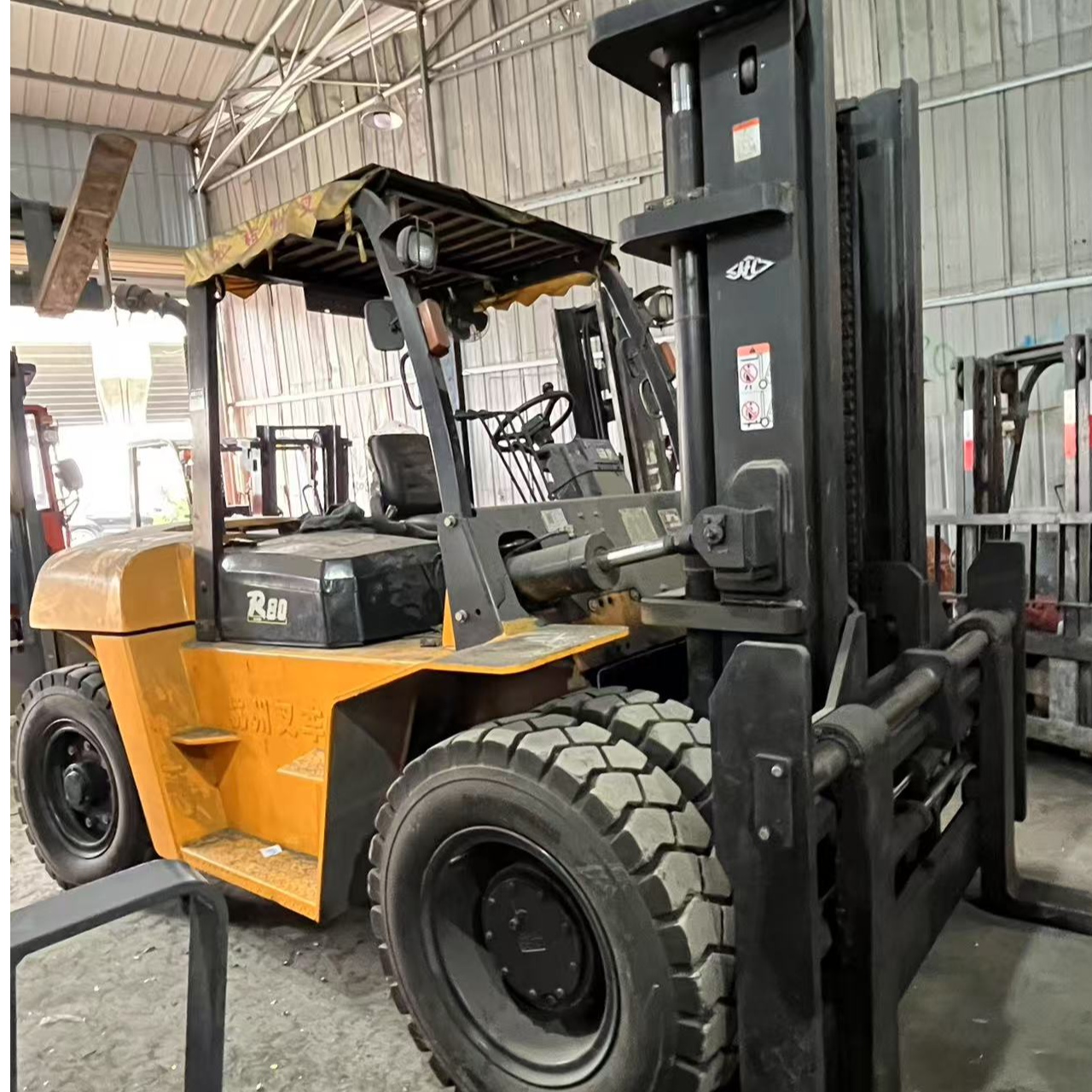 8吨座驾式燃油装卸车