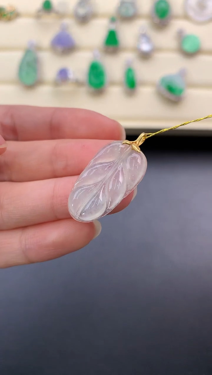 【闪购商品】翡翠颈饰18K金镶嵌D730