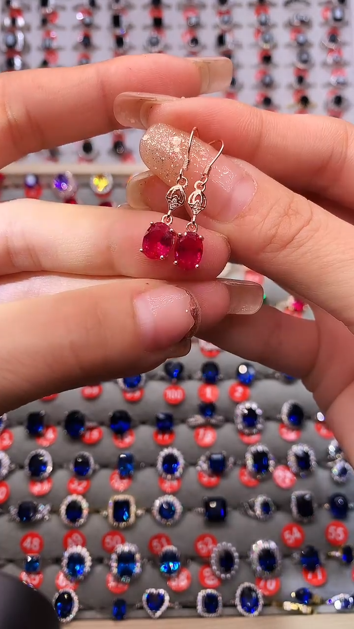 【闪购商品】红宝石耳饰银S925镶嵌1111111