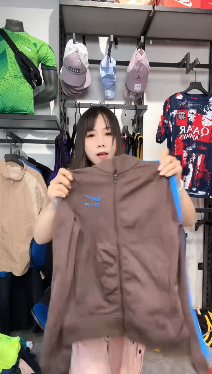 1524   编码 瑕疵款以直播间过款为准 尺码140