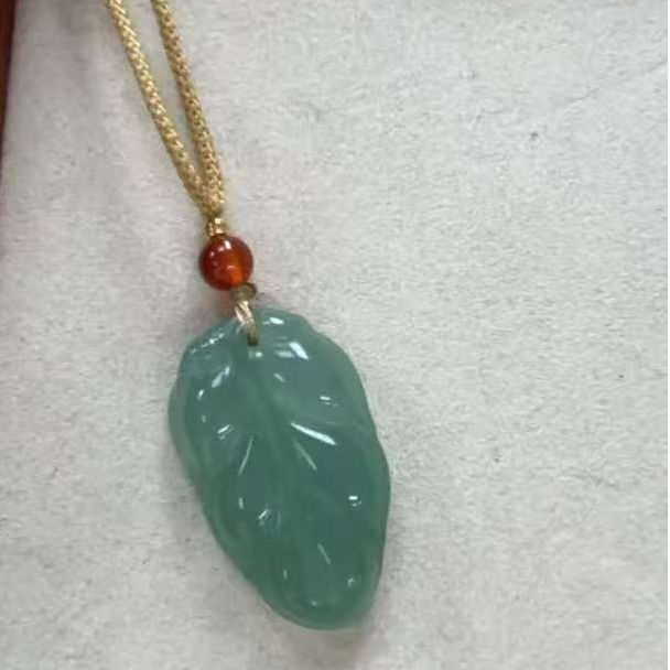 天然冰晴水金枝玉叶吊坠