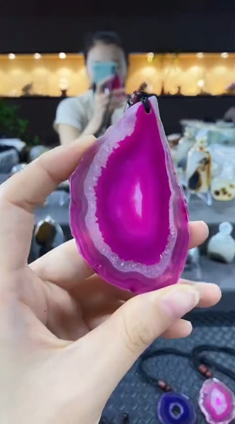 未镶嵌颈饰玛瑙/玉髓红**火玛瑙