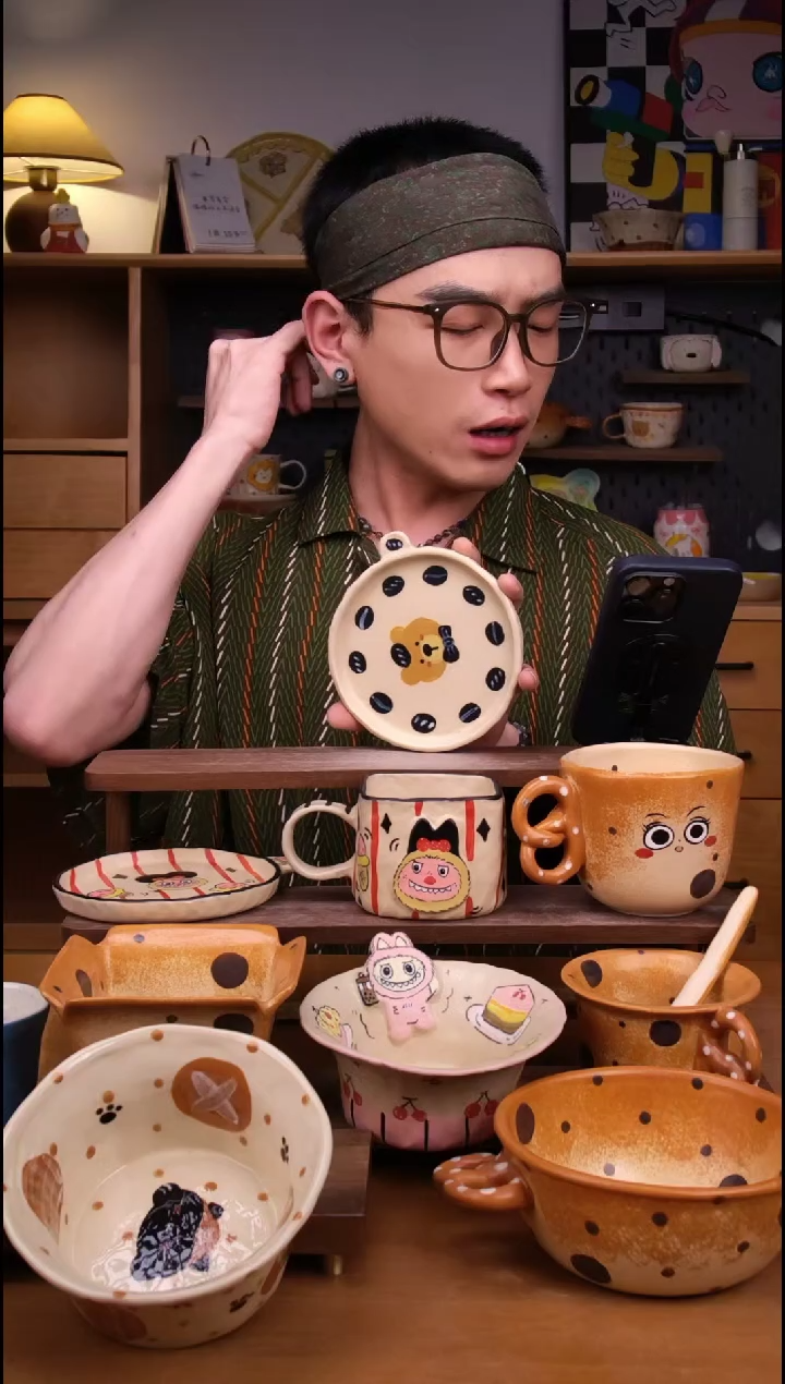 盘景德镇可爱设计师款陶瓷