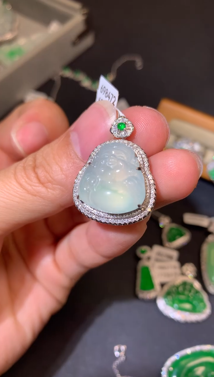 【闪购商品】翡翠吊坠(不含链)18K金镶嵌吊坠