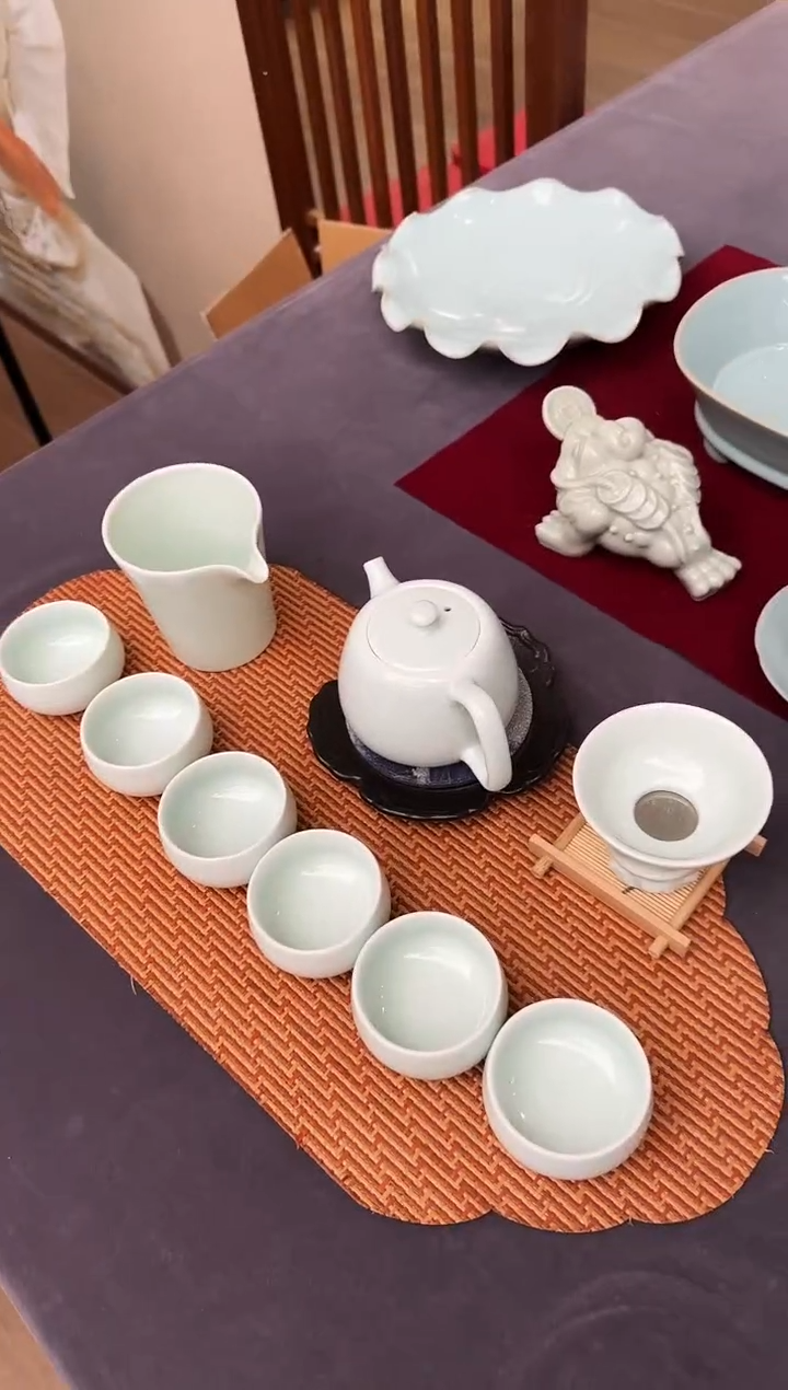 【闪购商品】廷怀窑玉青釉如意壶套组