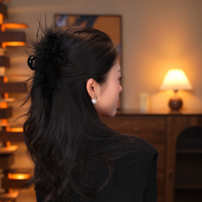 SG439  秋冬款羽毛高级感后脑勺超仙毛毛抓夹