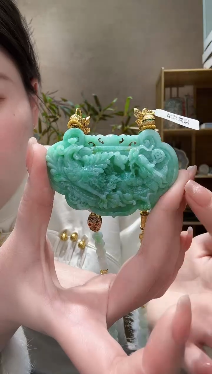 【闪购商品】翡翠颈饰未镶嵌吊坠