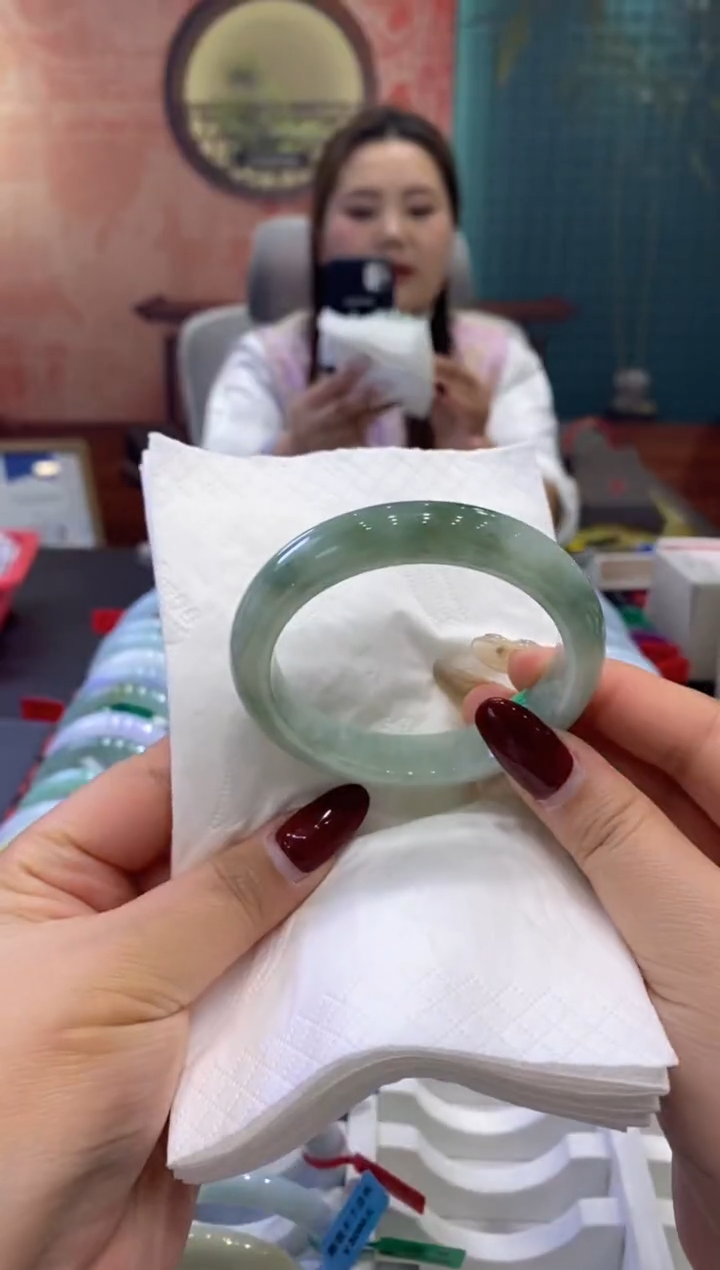 【闪购商品】翡翠手镯未镶嵌多人0002671