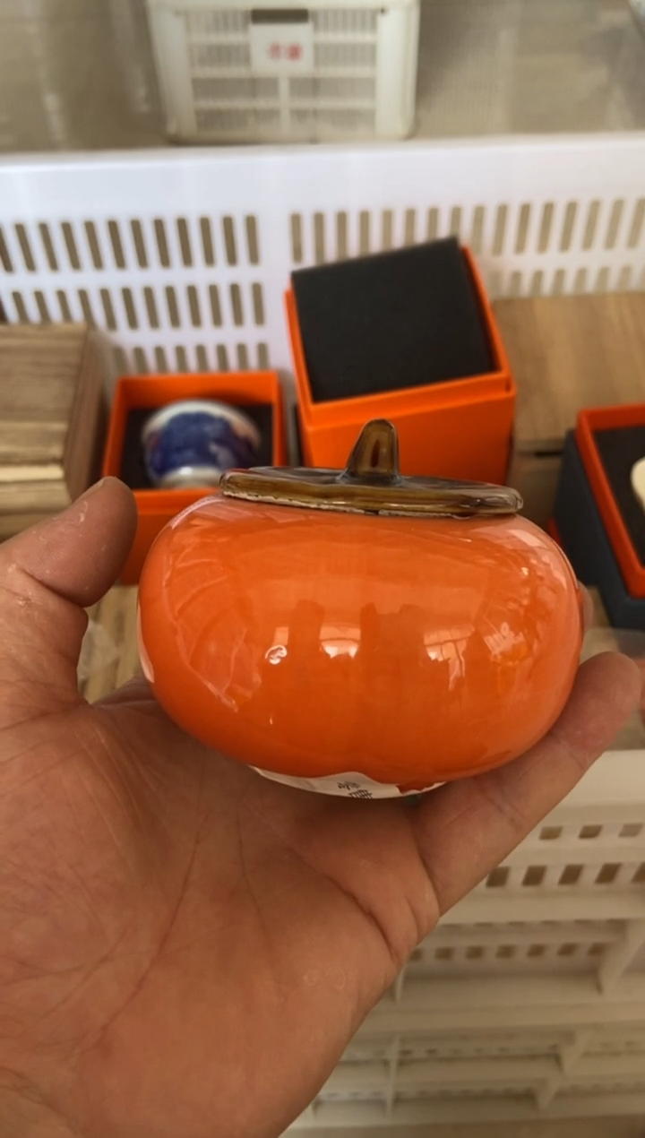摄影的产品有使用过的痕迹有点脏介意勿拍