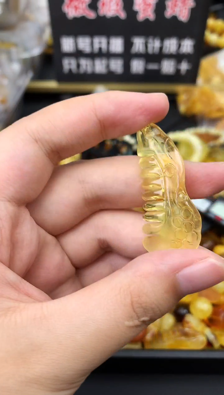 未镶嵌琥珀珠宝奇石71