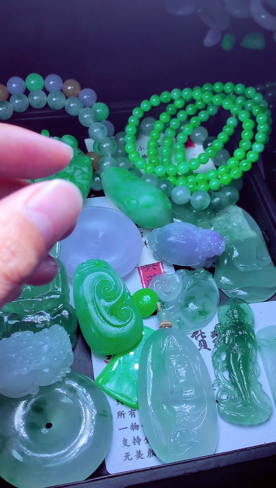 未镶嵌定制翡翠深***?翡翠毛货定制