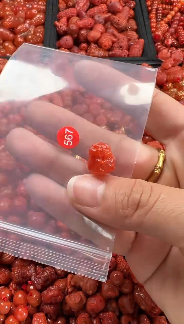 【闪购商品】南红玛瑙颈饰未镶嵌1
