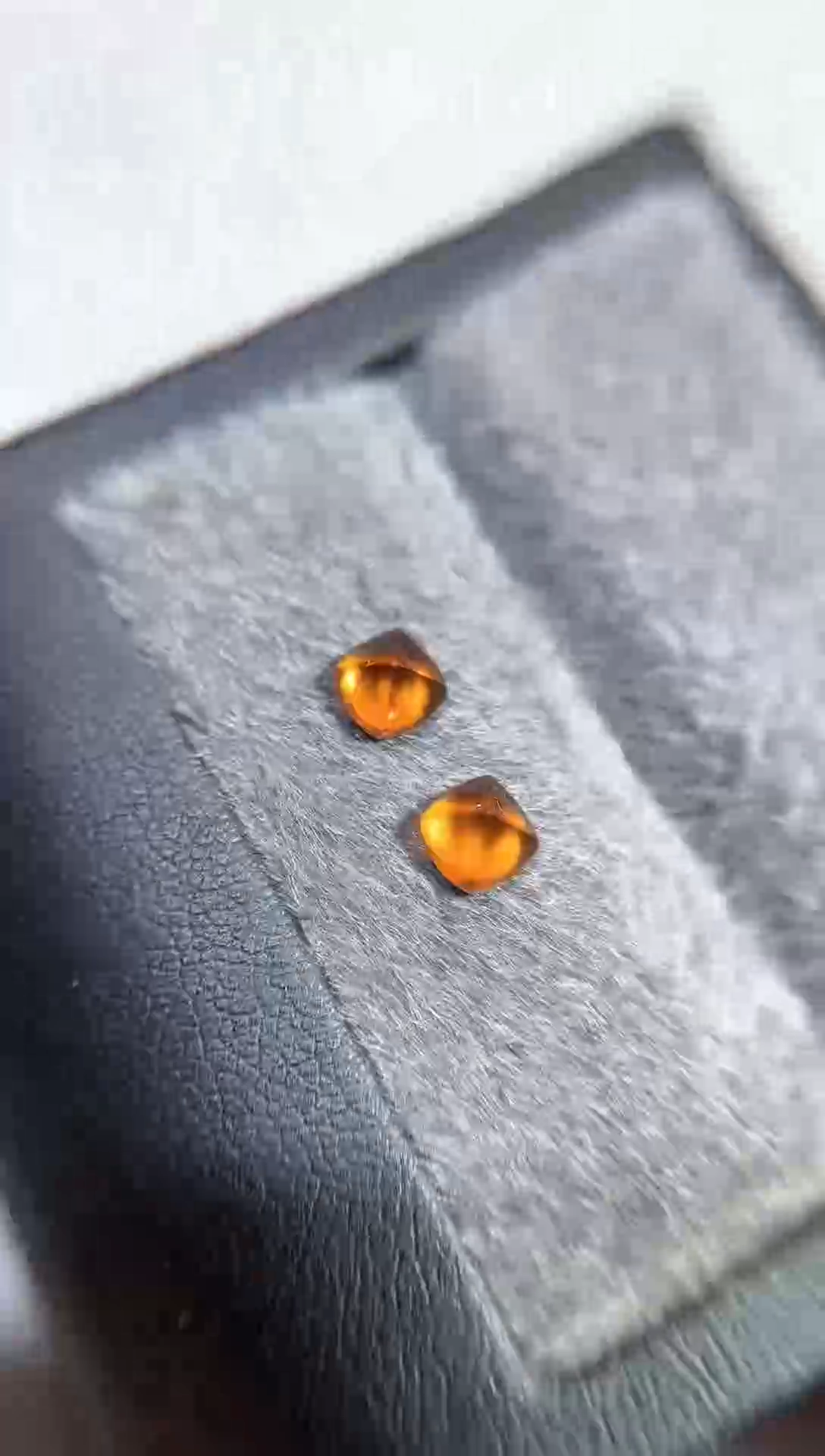 【闪购商品】石榴石裸石未镶嵌一对方5mm