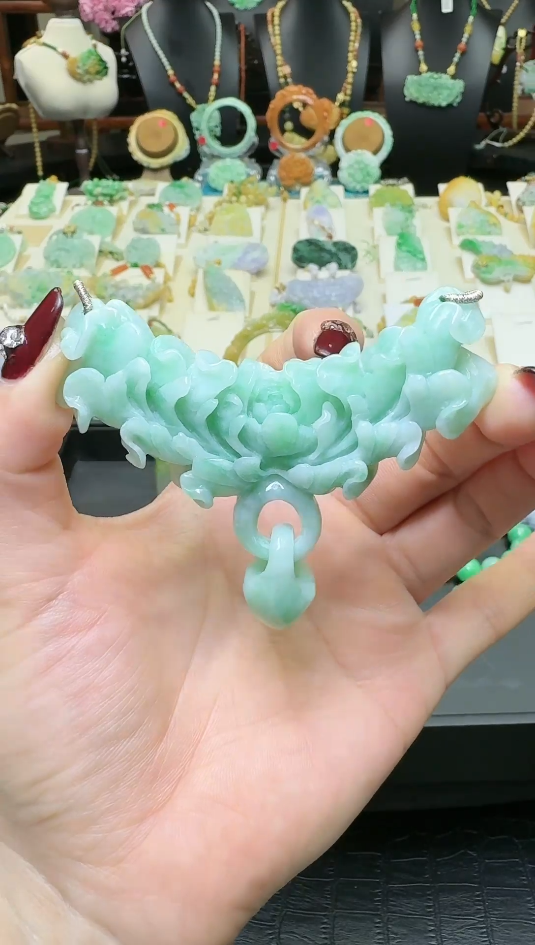 【闪购商品】翡翠颈饰未镶嵌天然翡翠弯弯