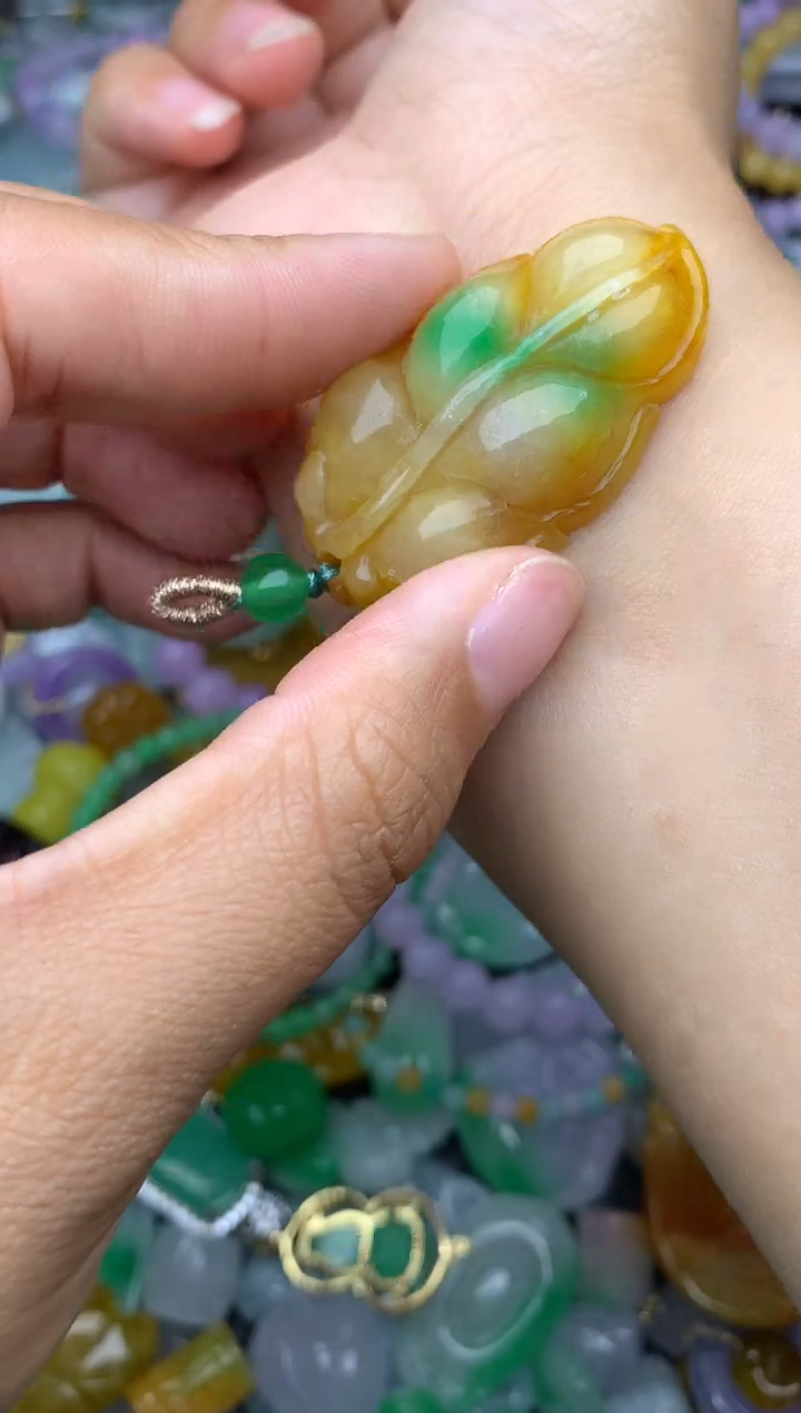 颈饰未镶嵌翡翠天然缅甸翡翠吊坠