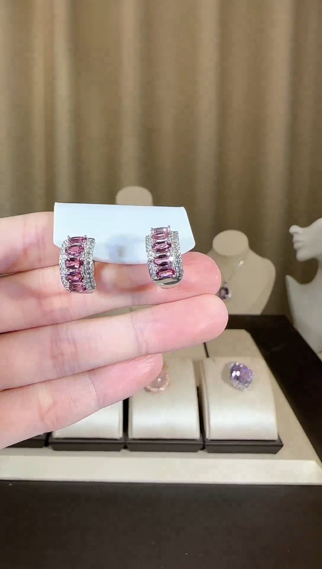 【闪购商品】石榴石耳饰银S925镶嵌设计款