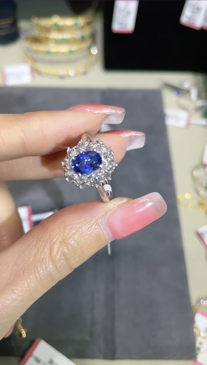 【闪购商品】蓝宝石戒指18K金镶嵌·